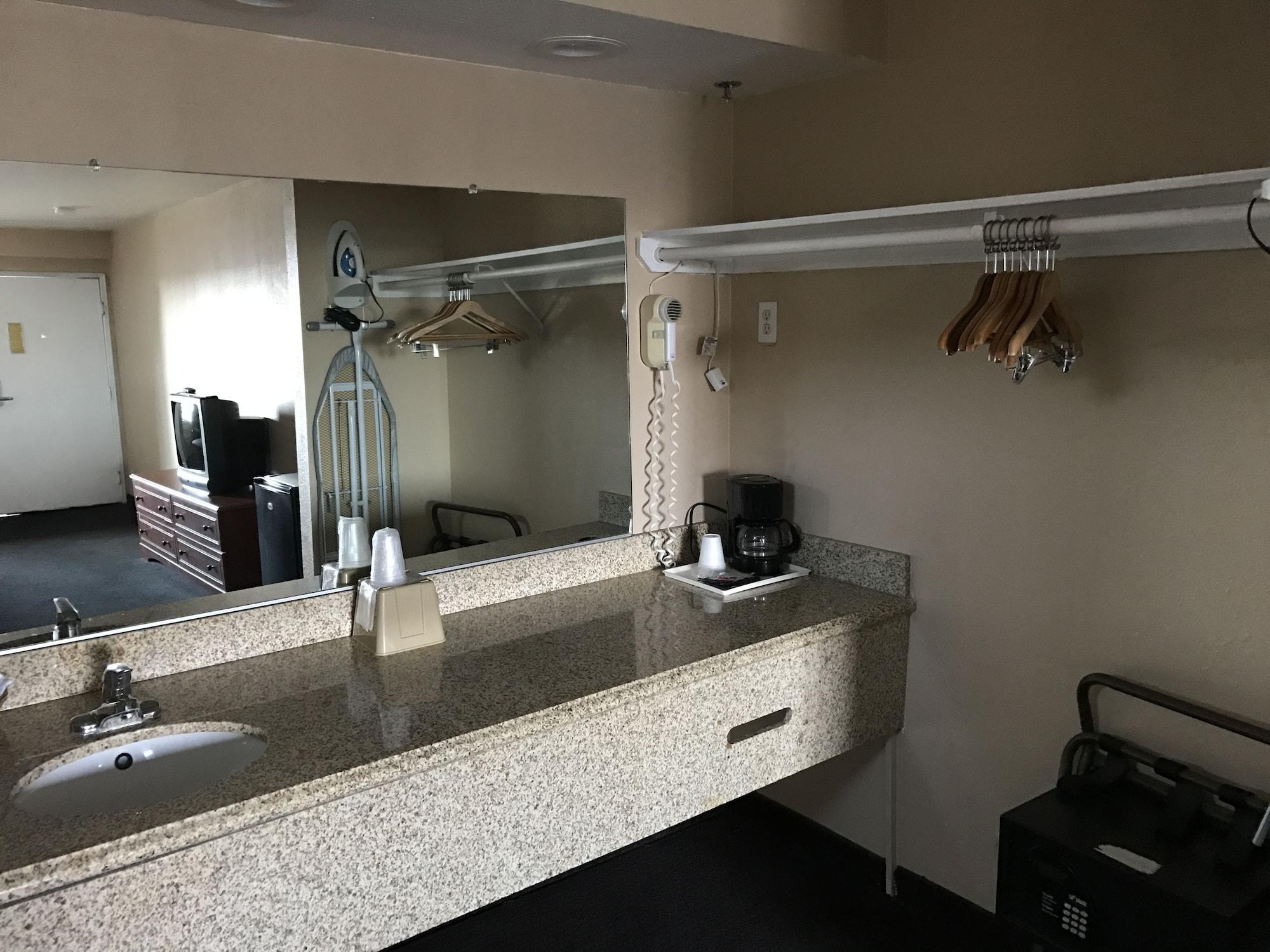 Studio 6 Bakersfield, Ca South Екстериор снимка