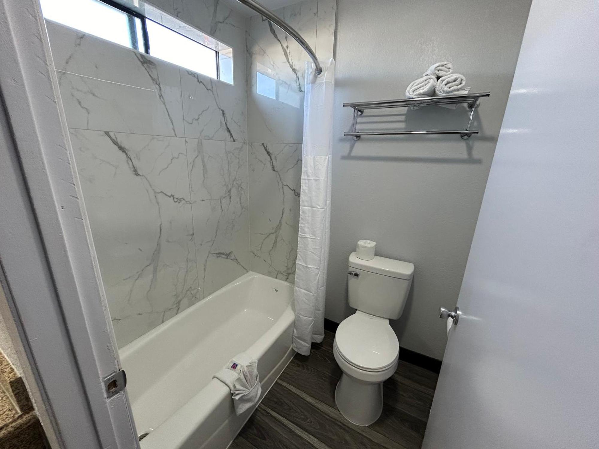 Studio 6 Bakersfield, Ca South Екстериор снимка