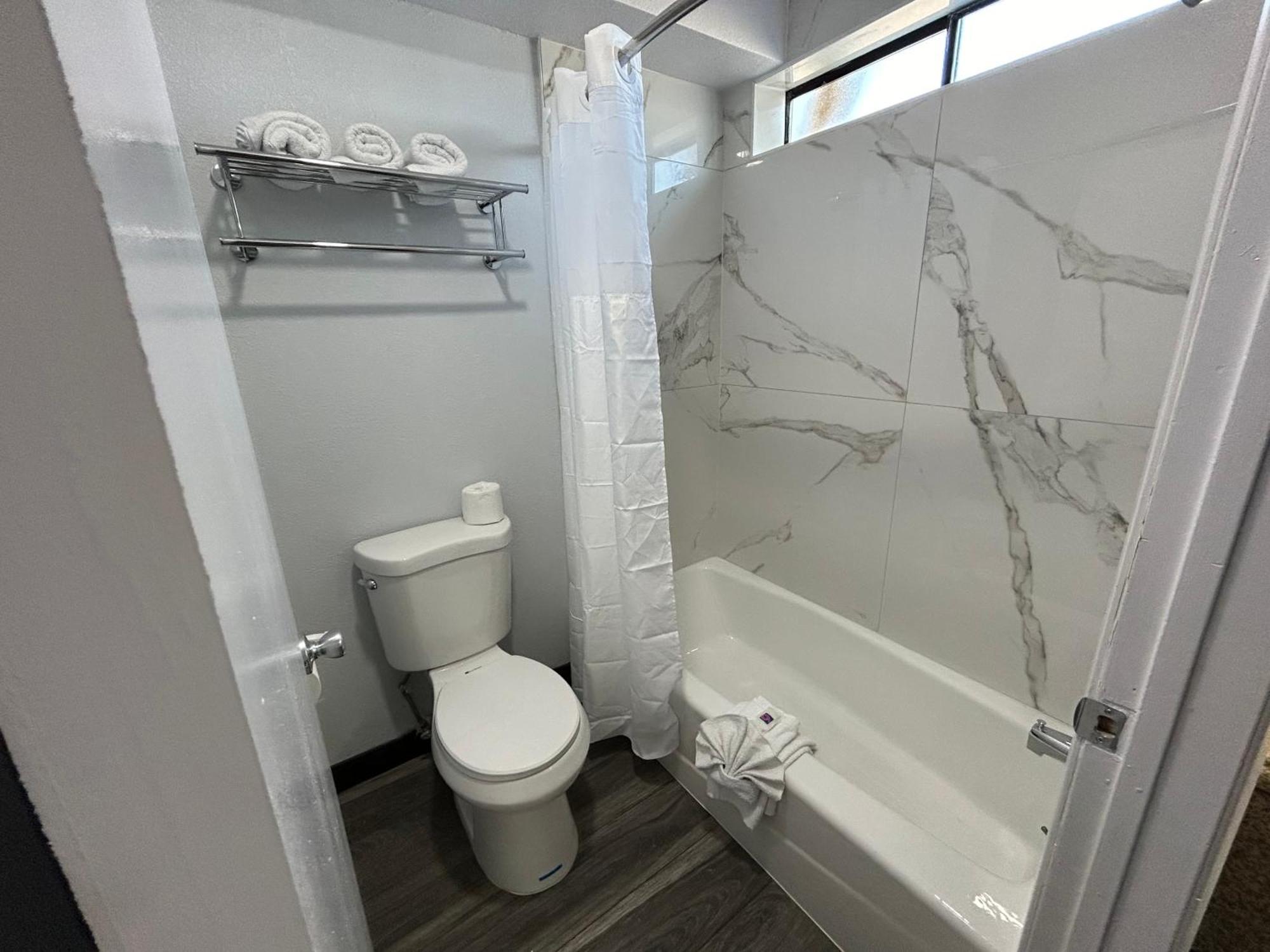 Studio 6 Bakersfield, Ca South Екстериор снимка